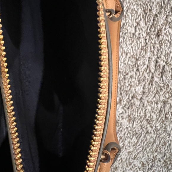 Tory Burch Tan Leather Handbag - Picture 12 of 13